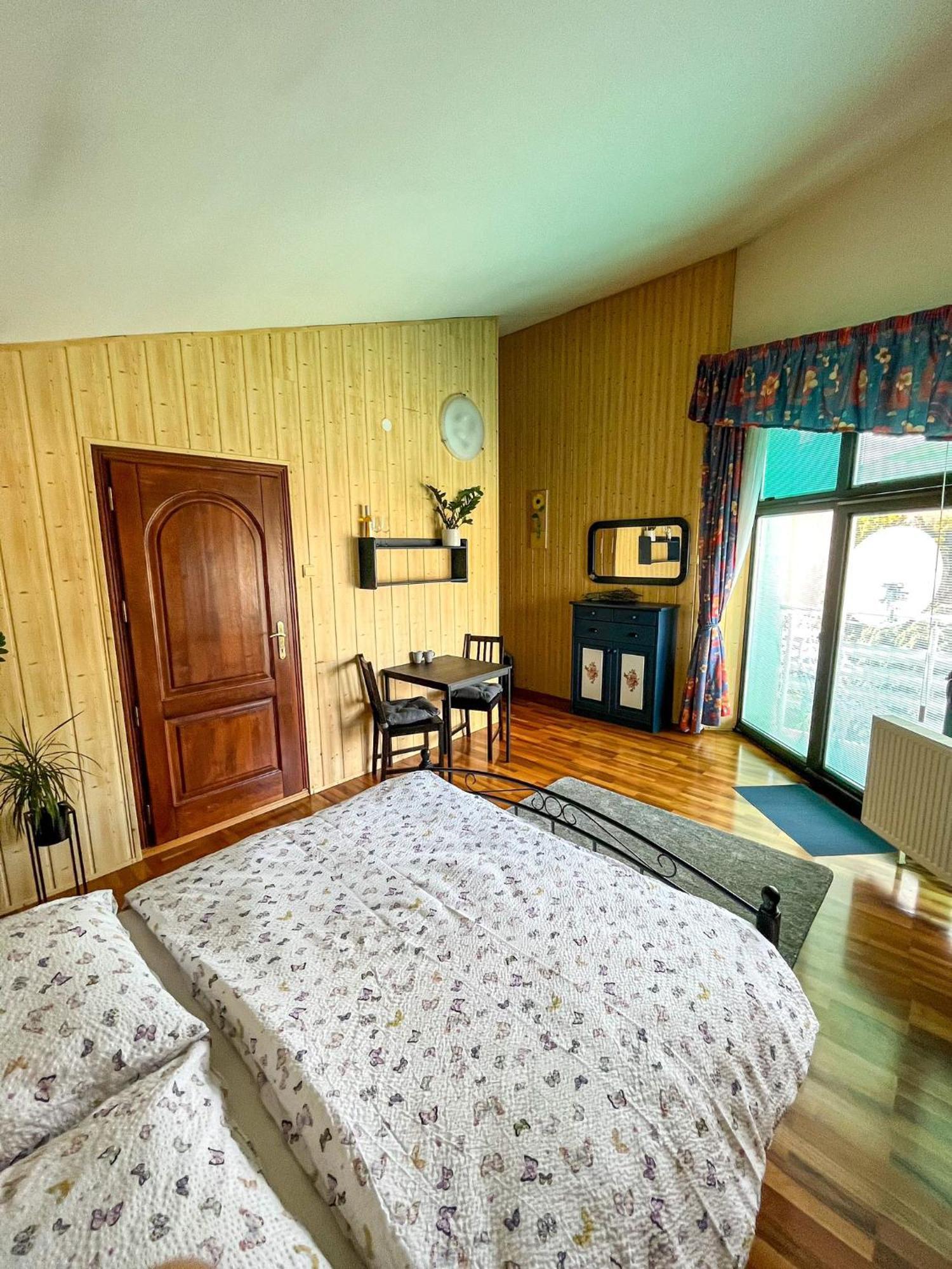Cozy Rooms In Wine Town - Modra Rom bilde